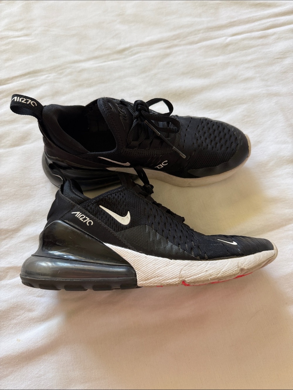 Nike Black & White Air Max 270 Lightweight Sneakers